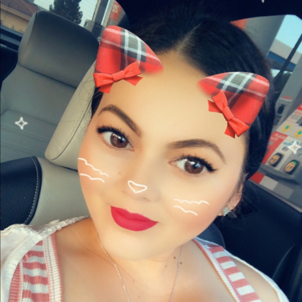 Meet your Posher, Leslie